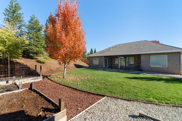 2030 Hedgerow Avenue, Redding, CA 96003