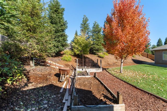 2030 Hedgerow Avenue, Redding, CA 96003