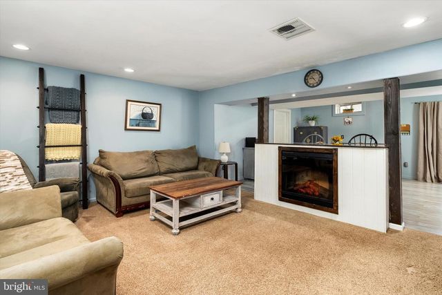 38 CRANBERRY CANNERS RD, New Egypt, NJ 08533