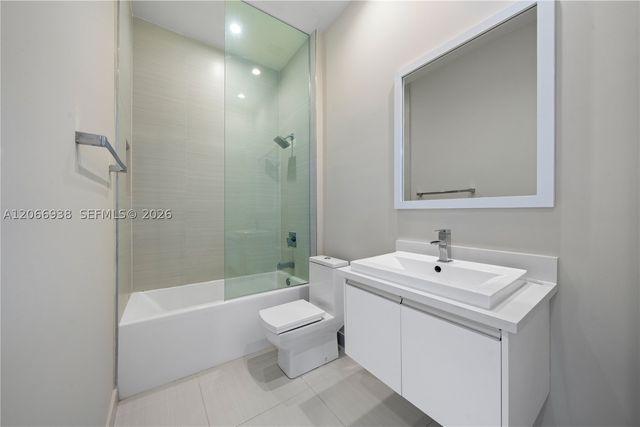 10280 NW 63rd Ter 104, Doral, FL 33178
