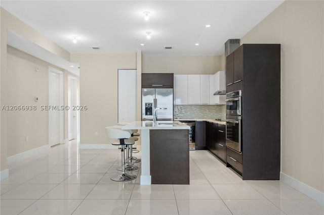 10280 NW 63rd Ter 104, Doral, FL 33178