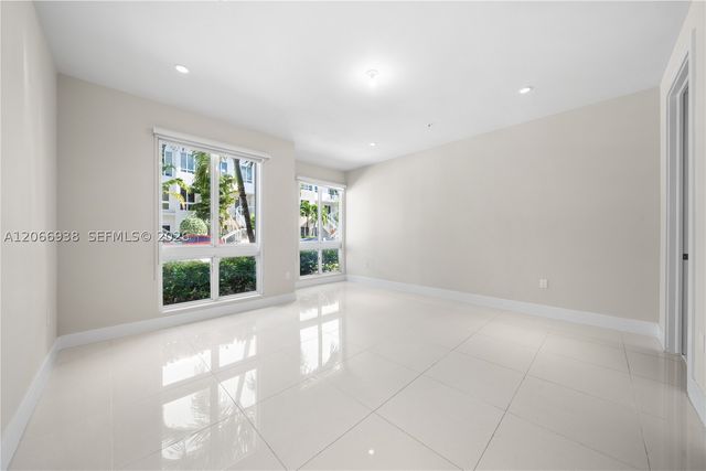 10280 NW 63rd Ter 104, Doral, FL 33178