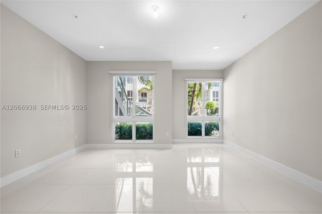 10280 NW 63rd Ter 104, Doral, FL 33178
