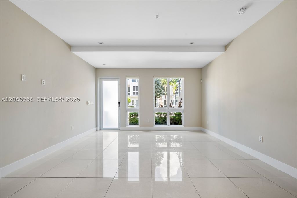 10280 NW 63rd Ter 104, Doral, FL 33178