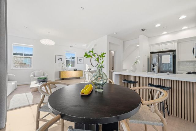 465 Bedford Loop, Mountain View, CA 94043