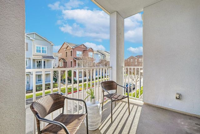 465 Bedford Loop, Mountain View, CA 94043