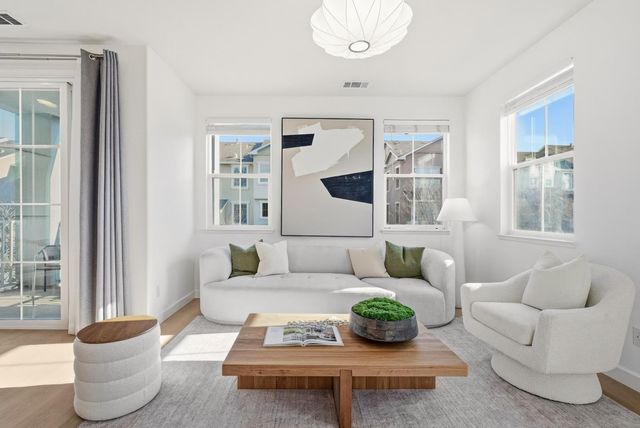 465 Bedford Loop, Mountain View, CA 94043