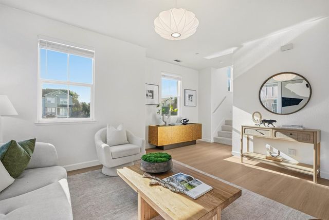 465 Bedford Loop, Mountain View, CA 94043