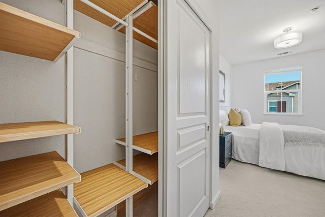 465 Bedford Loop, Mountain View, CA 94043