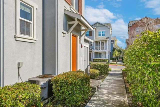 465 Bedford Loop, Mountain View, CA 94043