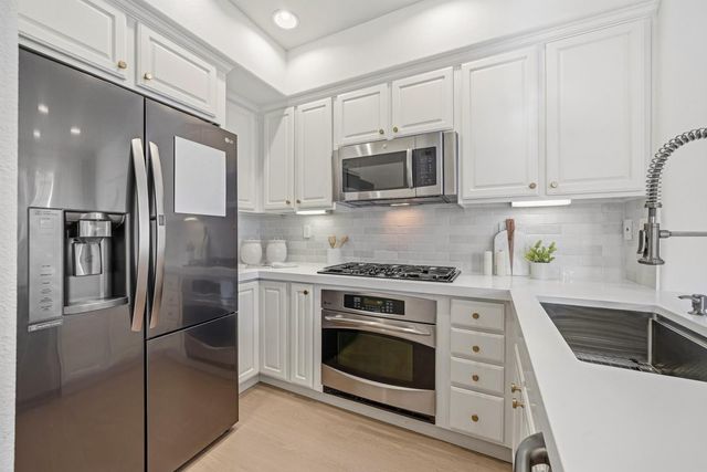 465 Bedford Loop, Mountain View, CA 94043