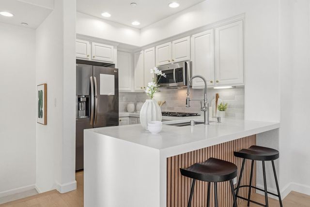 465 Bedford Loop, Mountain View, CA 94043