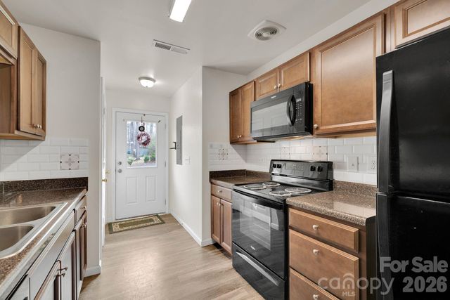 372 E Mills Avenue, Mooresville, NC 28115