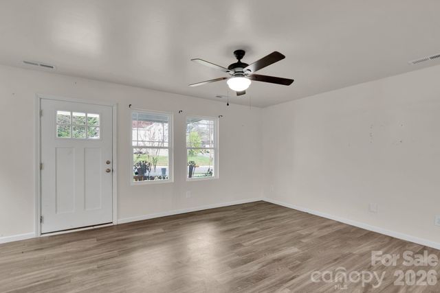 372 E Mills Avenue, Mooresville, NC 28115