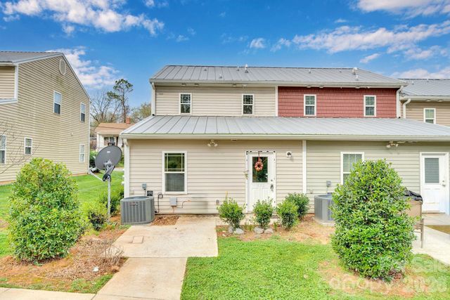 372 E Mills Avenue, Mooresville, NC 28115