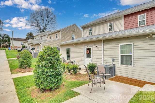 372 E Mills Avenue, Mooresville, NC 28115