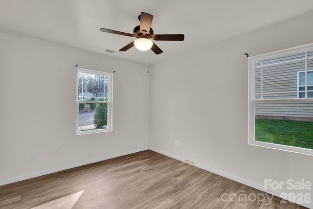 372 E Mills Avenue, Mooresville, NC 28115