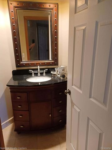 34653 Pembroke Avenue, Livonia, MI 48152