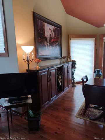 34653 Pembroke Avenue, Livonia, MI 48152