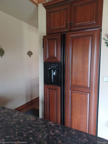 34653 Pembroke Avenue, Livonia, MI 48152