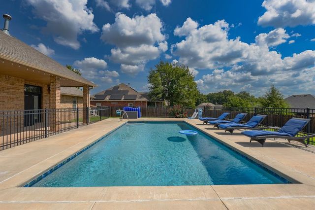 1809 Hunters Ridge Drive, Shawnee, OK 74804