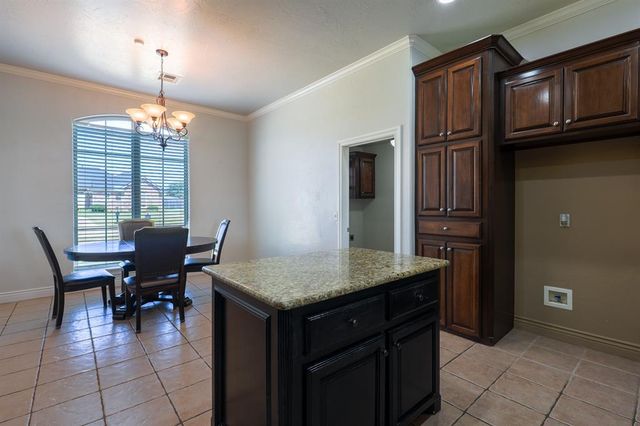 1809 Hunters Ridge Drive, Shawnee, OK 74804