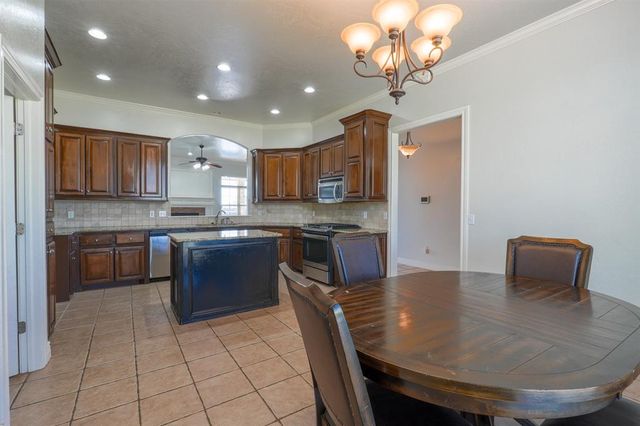 1809 Hunters Ridge Drive, Shawnee, OK 74804