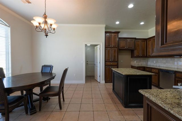 1809 Hunters Ridge Drive, Shawnee, OK 74804