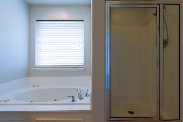 1809 Hunters Ridge Drive, Shawnee, OK 74804