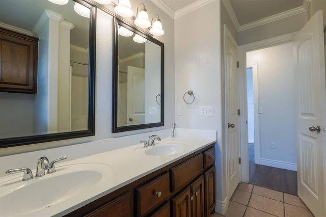 1809 Hunters Ridge Drive, Shawnee, OK 74804