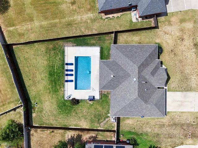 1809 Hunters Ridge Drive, Shawnee, OK 74804