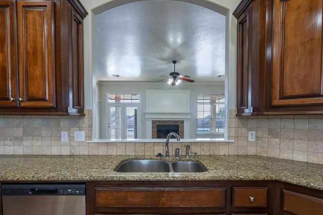 1809 Hunters Ridge Drive, Shawnee, OK 74804