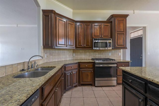 1809 Hunters Ridge Drive, Shawnee, OK 74804