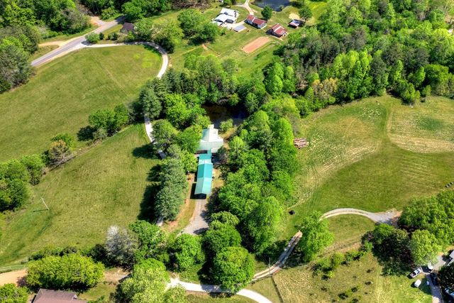 111 Candlewood Lane, Blue Ridge, GA 30513