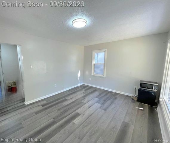 16442 Pembroke Avenue, Detroit, MI 48235