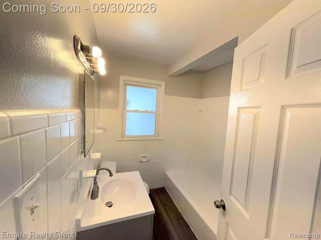 16442 Pembroke Avenue, Detroit, MI 48235