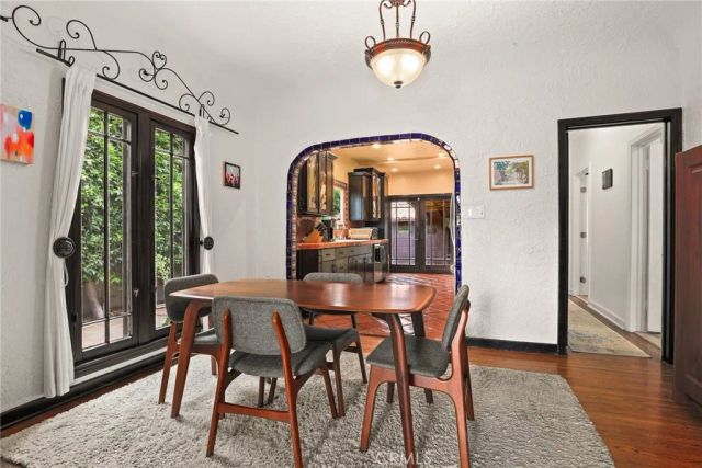 11232 Oxnard Street, North Hollywood, CA 91606