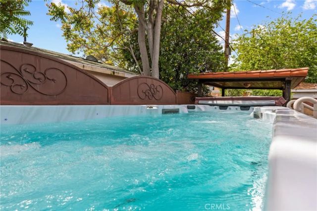 11232 Oxnard Street, North Hollywood, CA 91606
