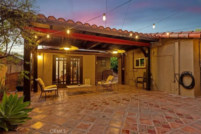11232 Oxnard Street, North Hollywood, CA 91606