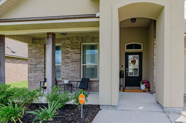 11464 Legacy Oaks Ln, Gonzales, LA 70737