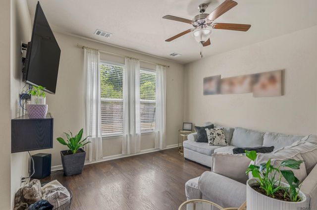 11464 Legacy Oaks Ln, Gonzales, LA 70737