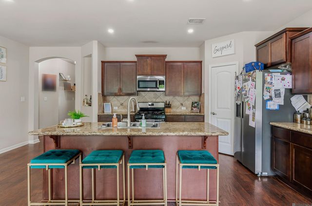 11464 Legacy Oaks Ln, Gonzales, LA 70737