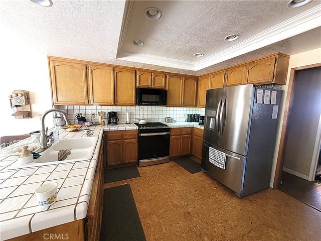 23677 Cahuilla, Apple Valley, CA 92307