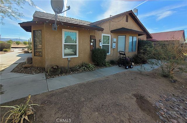 23677 Cahuilla, Apple Valley, CA 92307