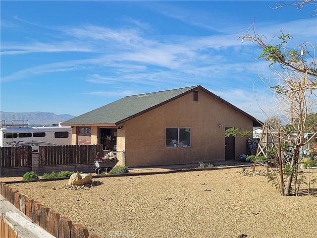 23677 Cahuilla, Apple Valley, CA 92307