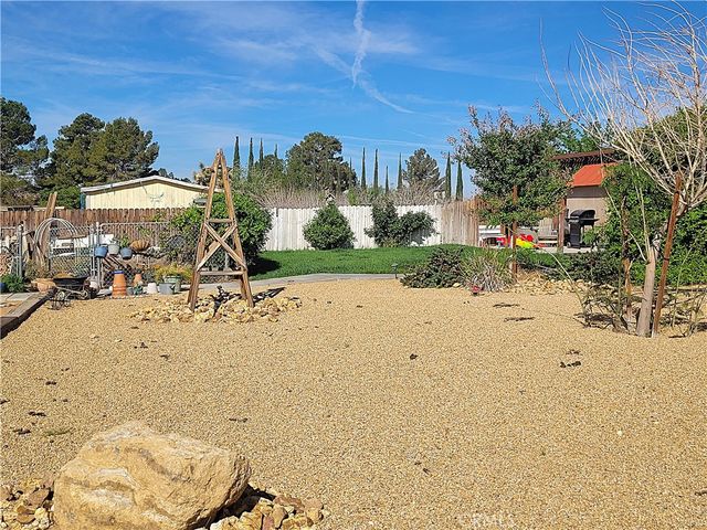 23677 Cahuilla, Apple Valley, CA 92307