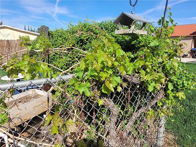 23677 Cahuilla, Apple Valley, CA 92307