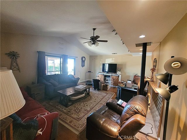 23677 Cahuilla, Apple Valley, CA 92307