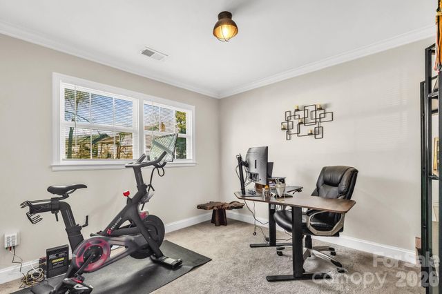 10305 Starwood Drive, Charlotte, NC 28215