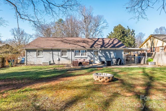 10305 Starwood Drive, Charlotte, NC 28215